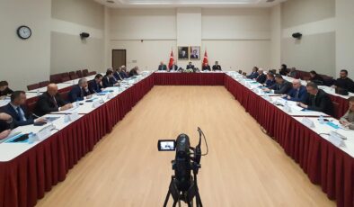 VALİ AKTAŞ BAŞKANLIĞINDA KRİTİK ZİRVE: KOCAELİ’NİN GÜVENLİĞİ MASAYA YATIRILDI