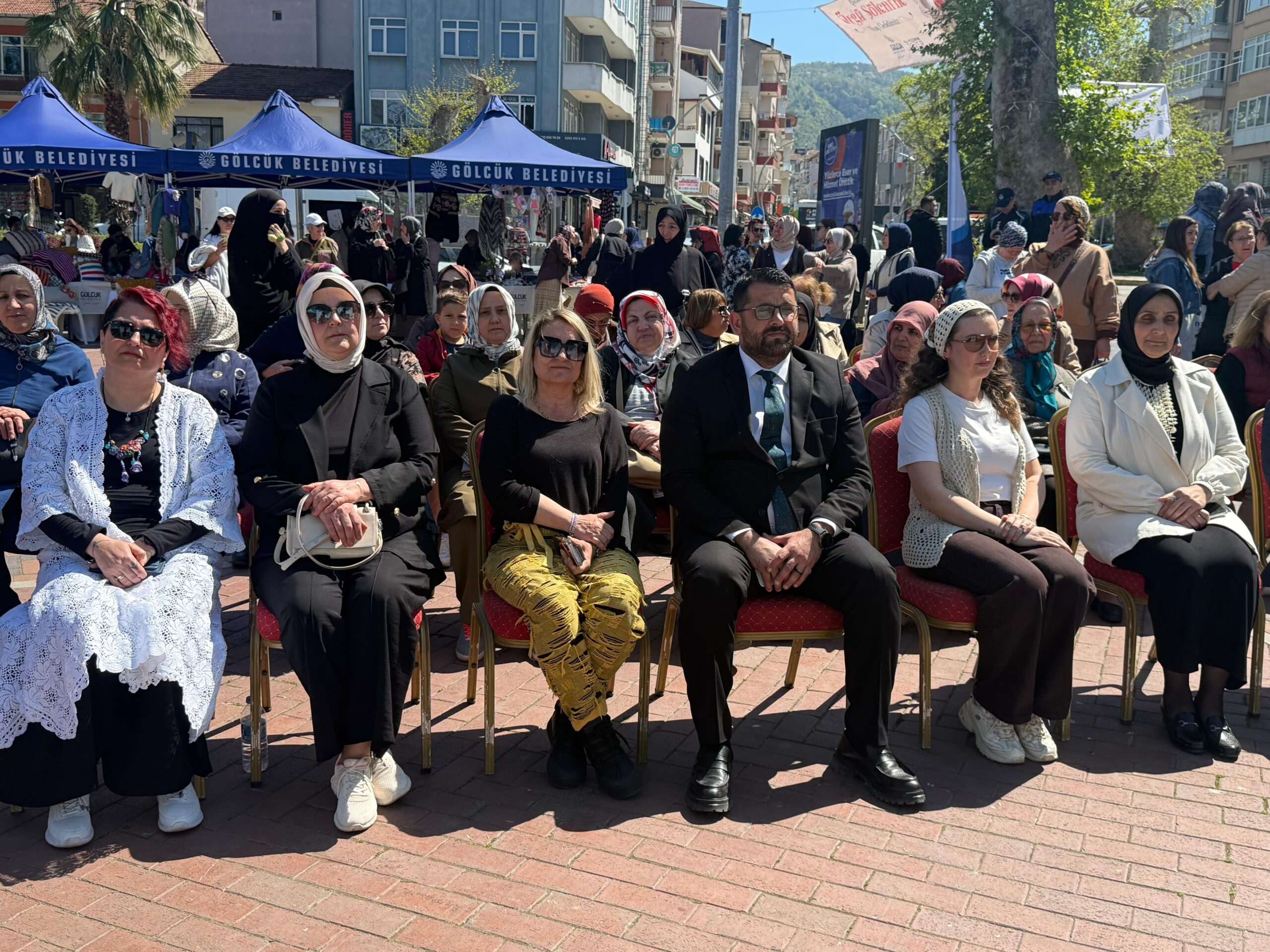 GÖLCÜK’TE 2. GELENEKSEL ÖRGÜ ŞÖLENİ KAPILARINI AÇTI