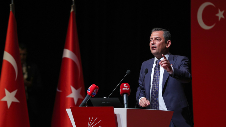 CHP Lideri Özgür Özel’den Ümit Erkol’un Tutuklanmasına Tepki: “Karar, Partimize Yönelen Saldırılardan Bağımsız Değildir”