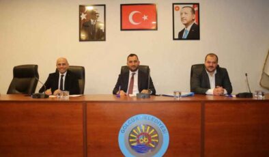 GÖLCÜK BELEDİYESİ’NDE KADİR ÖZDEMİR YENİDEN SEÇİLDİ