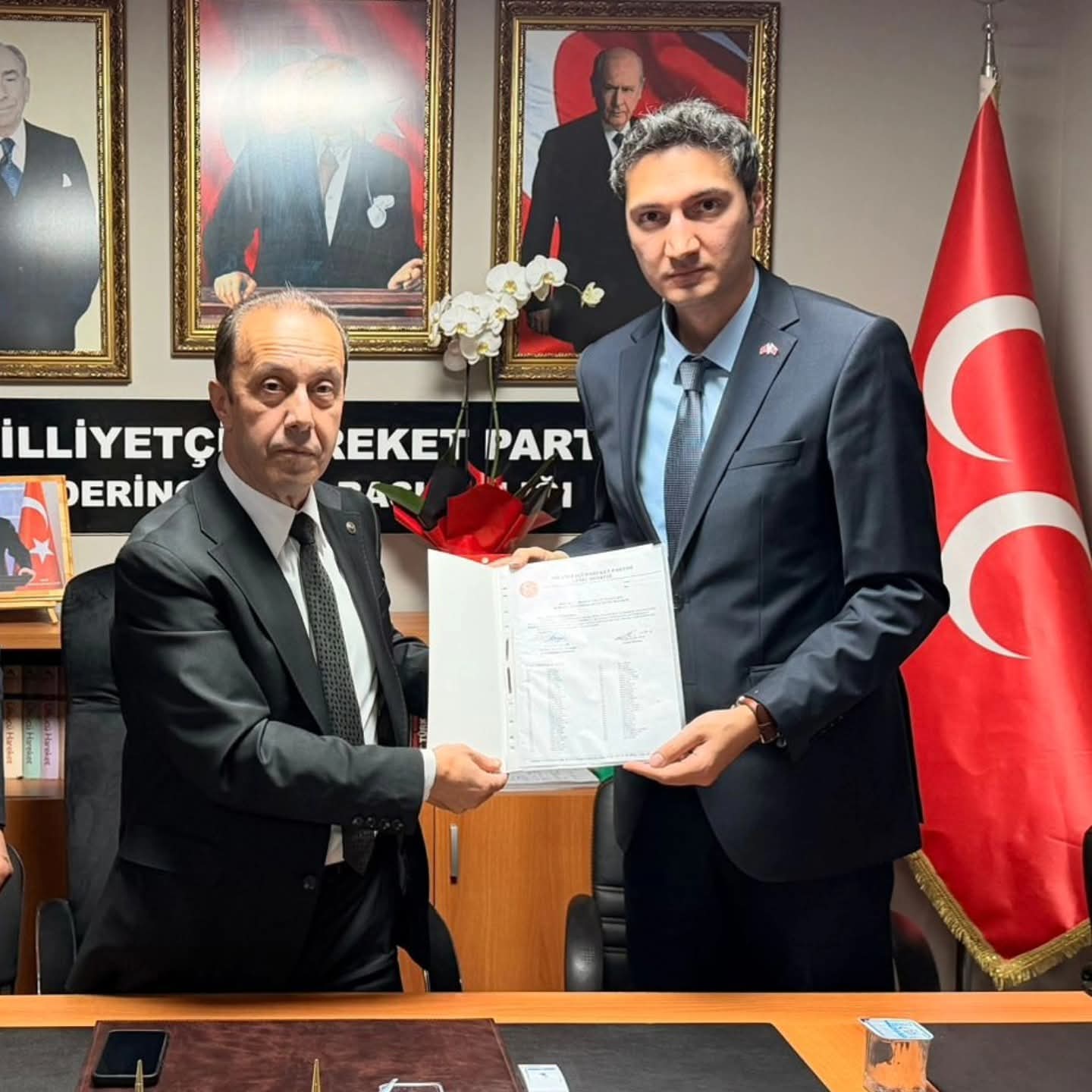 MHP DERİNCE’DE YENİ DÖNEM: AV. METEHAN ULUMAN YETKİ BELGESİNİ ALDI!