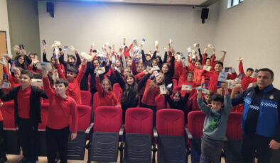 Kocaeli’de “Bilinçli Nesiller” Yetişiyor: Büyükşehir Zabıtası Okullarda