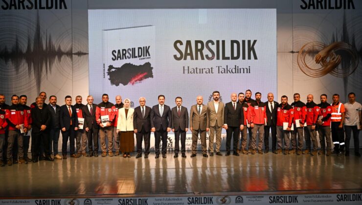 “SARSILDIK, SARILDIK”: GEBZE’DE DEPREMİN VE DAYANIŞMANIN HAFIZASI KAYDA GEÇTİ!