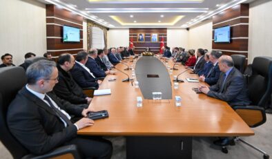 KOCAELİ’DE ENGELSİZ KENT VİZYONU: VALİ AKTAŞ BAŞKANLIĞINDA ERİŞİLEBİLİRLİK ZİRVESİ!