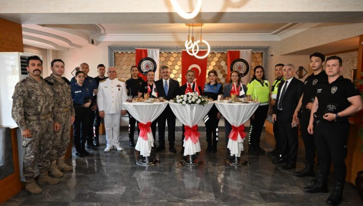 Vali Aktaş’tan İl Emniyet Müdürlüğüne Bayram Ziyareti