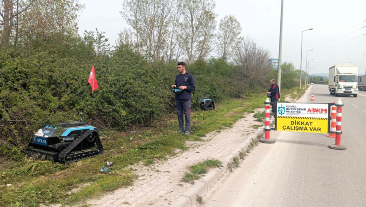 BÜYÜKŞEHİR YOL KENARLARINDAKİ BİTKİ TEMİZLİĞİNİ ÖZEL EKİPMANLARLA SÜRDÜRÜYOR
