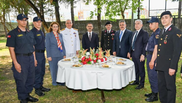 Vali Aktaş’tan Deniz Eğitim – Öğretim ve Garnizon Komutanlığına Bayram Ziyareti
