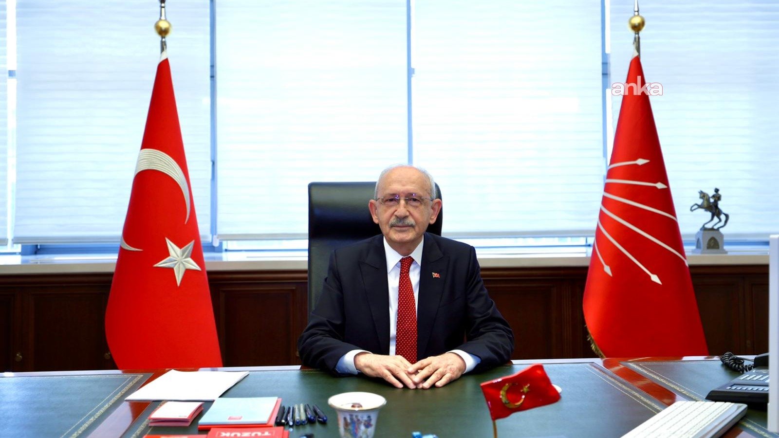 Kılıçdaroğlu’ndan CHP Önünde Sert Mesajlar: “Önce CHP, Sonra Türkiye Arınacak”