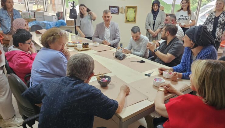 Gölcük Belediyesi Engelsiz Yaşam Merkezi’nde Anlamlı Atölye