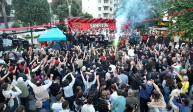 Gölcük’te Tarihi Gece: Şampiyon Gölcükspor Anıtpark’ı İnletti!