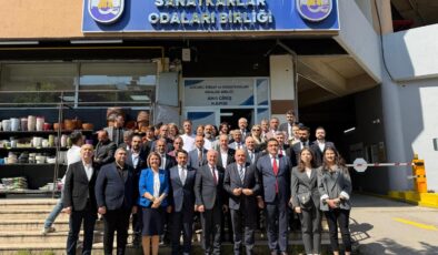 CHP Heyetinden Esnaf Odasına Tebrik Ziyareti: “Yeniden Seçilen Kadir Durmuş’a Başarılar”