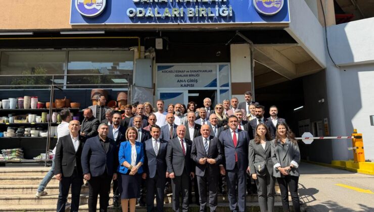 CHP Heyetinden Esnaf Odasına Tebrik Ziyareti: “Yeniden Seçilen Kadir Durmuş’a Başarılar”