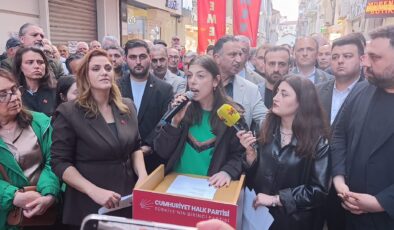 CHP Kocaeli Kadın Kollarından Sert Tepki: “Merve Tüysüz, ‘Halkın İradesini Kimseye Teslim Etmeyiz’ Dedi”
