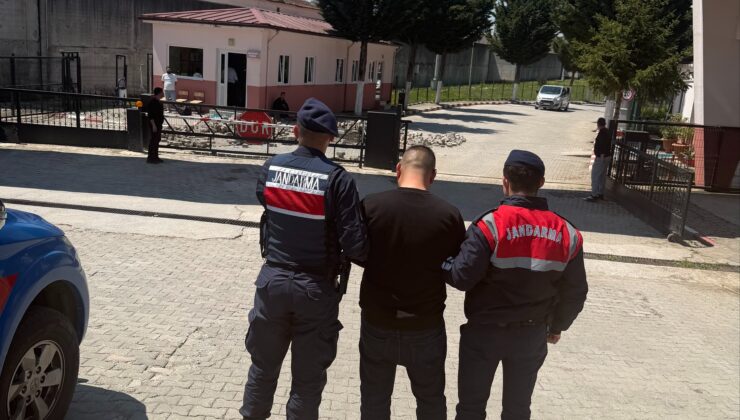 Jandarmadan Kaçamadı! Dilovası’nda 11 Yıl Cezası Bulunan Zehir Taciri Yakalandı
