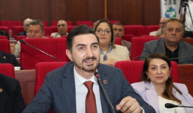 İZMİT MECLİSİNDE BÜTÇE TARTIŞMASI: “BİZİ BALLI KAYMAKLI MÜTEAHHİTLERLE KARIŞTIRMAYIN!”