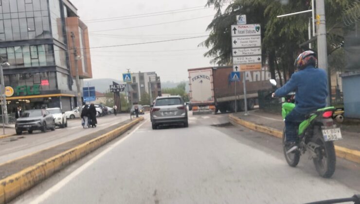 Kartepe Nur Caddesi’nde TIR İhlali: Okul Yolunda Tehlike Büyük!
