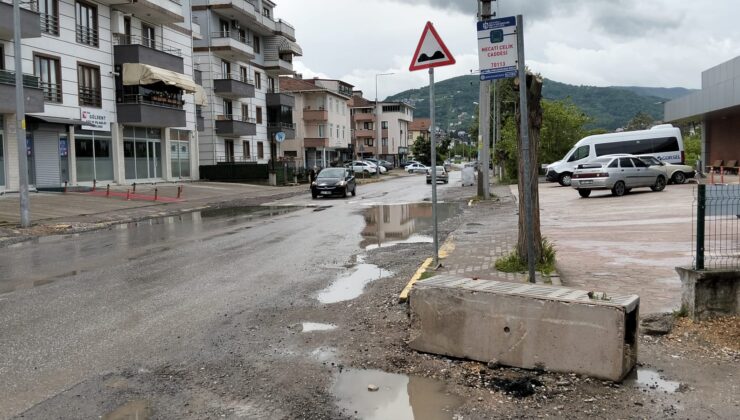 Gölcük İhsaniye’de Hastane Yolunda Çile Bitmiyor: Vatandaş Hizmet Bekliyor!