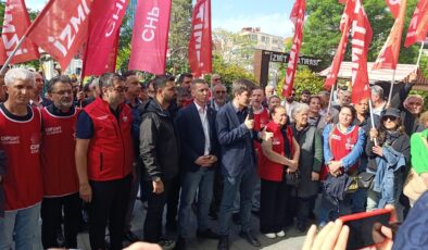 ​Başlık: CHP İzmit’ten Sabri Yalım Parkı’nda Sert Açıklama: “Burası Atatürk’ün Partisi, Sarayın Bahçesi Değildir!”