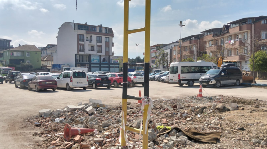 Molozların Kaldırılması Bekleniyor