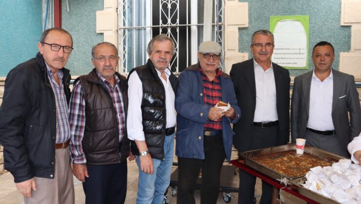 İzmit Belediyesi’nden Yenidoğan’da Cuma İkramı