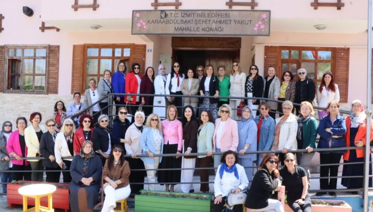 İzmit’te Anneler Günü Buluşması: Kadın Muhtarlar Çınar Kahvaltı Evi’nde Ağırlandı