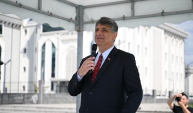 KARTEPE’DE GENELDE BAYRAMLAŞMA COŞKUSU: KENT MEYDANI’NDA BİRLİK VE BERABERLİK RÜZGARI