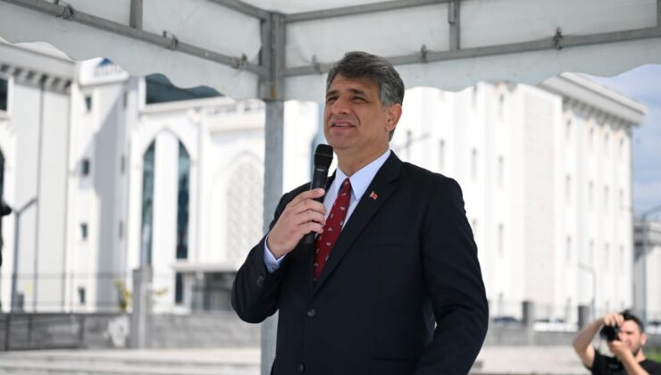 KARTEPE’DE GENELDE BAYRAMLAŞMA COŞKUSU: KENT MEYDANI’NDA BİRLİK VE BERABERLİK RÜZGARI