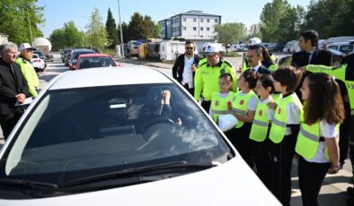 Minik Trafik Dedektifleri İş Başında! Yahyakaptan’da Yaya Önceliği Denetimi