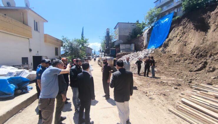 İzmit’te Korkutan Toprak Kayması: Vali Aktaş Olay Yerinde!