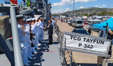 Vali Aktaş’tan 19 Mayıs’ta TCG Tayfun’a Anlamlı Ziyaret