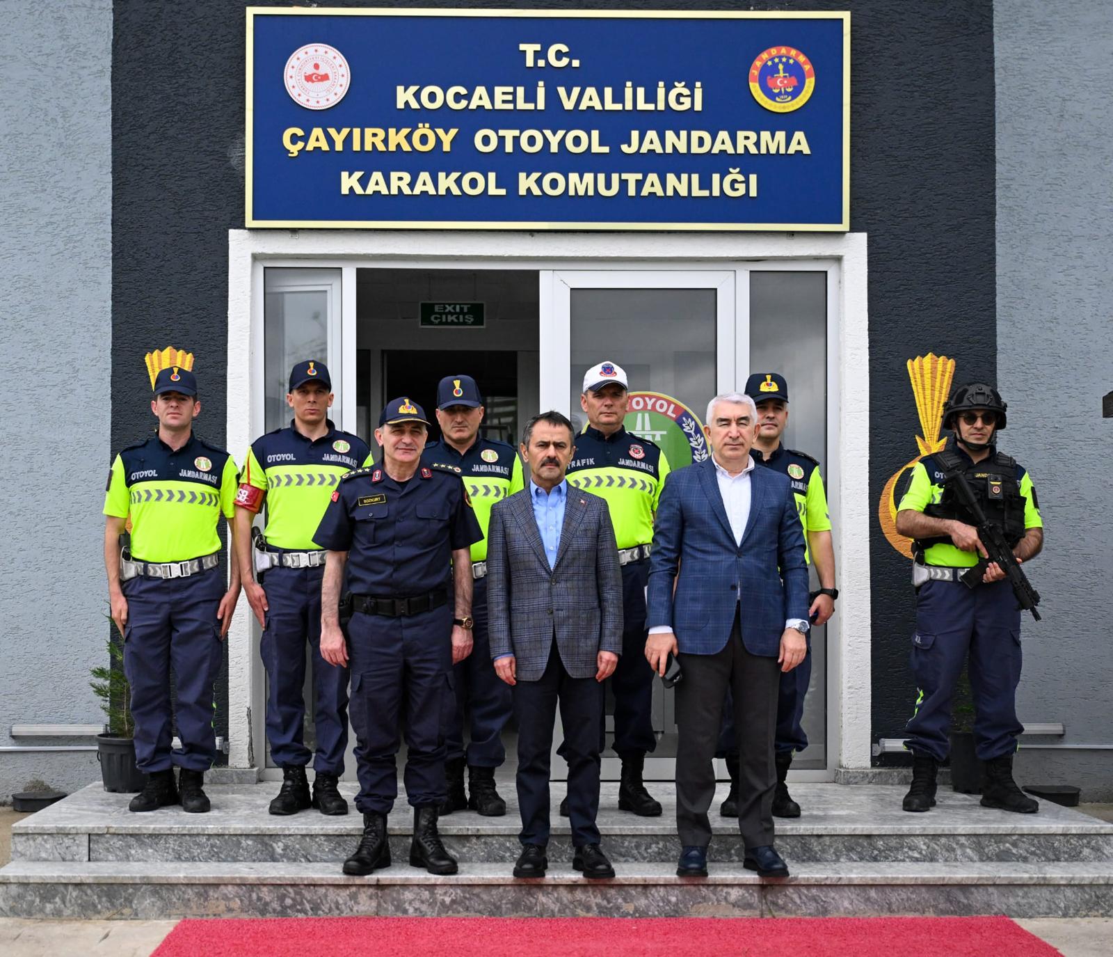 Vali İlhami Aktaş’tan Kocaeli Genelinde Bayram Denetimi: Ekipleri ve Sürücüleri Uyardı!
