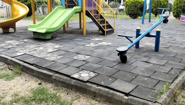 Kartepe Yıldız Sokak’taki Çocuk Parkı Tepki Çekiyor: “Bordür Taşları Tehlike Saçıyor”