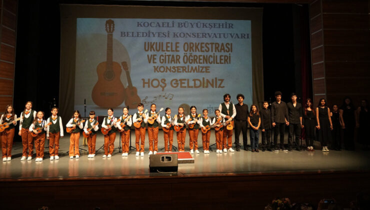 Konservatuvar Öğrencileri Hem Çaldı Hem Oynadı