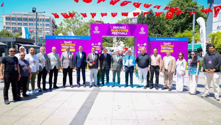 Kocaeli’de Alışveriş Çılgınlığı Başladı! İzmit Alışveriş Festivali Cumhuriyet Bulvarı’nı Salladı!