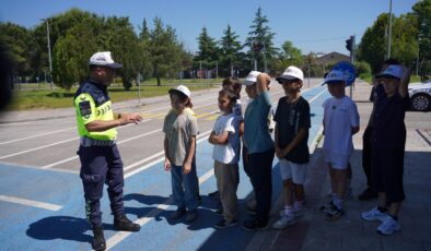​Geleceğin Sürücüleri Kocaeli’de Yetişiyor: 7 Bin 530 Öğrenci Kuralları Yaşayarak Öğrendi!