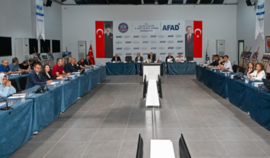 KOCAELİ AFETE KARŞI MASADA: VALİ AKTAŞ BAŞKANLIĞINDA KRİTİK ZİRV