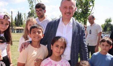 KOCAELİ’DE REKORLU AÇILIŞ GÜNLÜĞÜ: KÖRFEZ AQUA İLK GÜNDE 15 BİNİ AŞTI, BAŞKAN BÜYÜAKIN ÇOCUKLARLA KUTLADI!