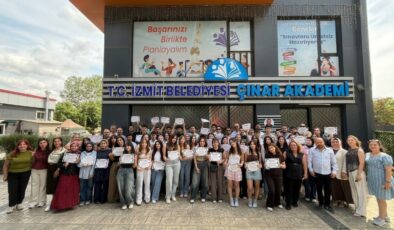 Sınav Öncesi Büyük Moral: Çınar Akademi’de Mezuniyet Gururu!
