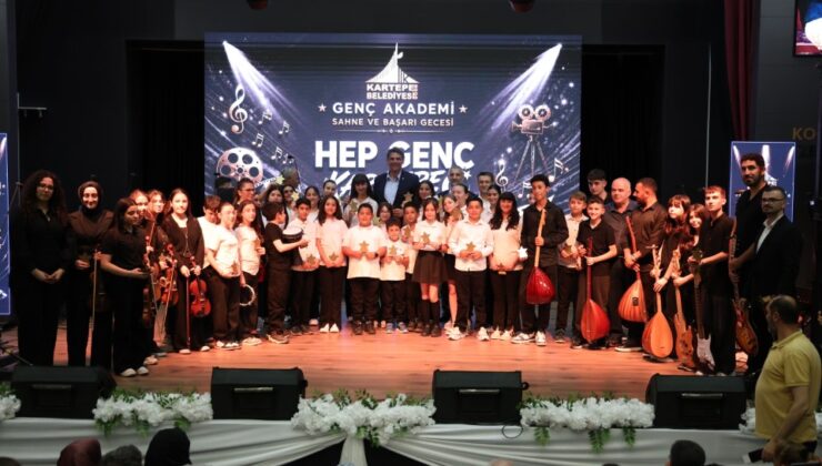 GENÇ AKADEMİ’DEN GÖZ DOLDURAN GECE: “SAHNE VE BAŞARI GECESİ” UNUTULMAZ ANLARA SAHNE OLDU!