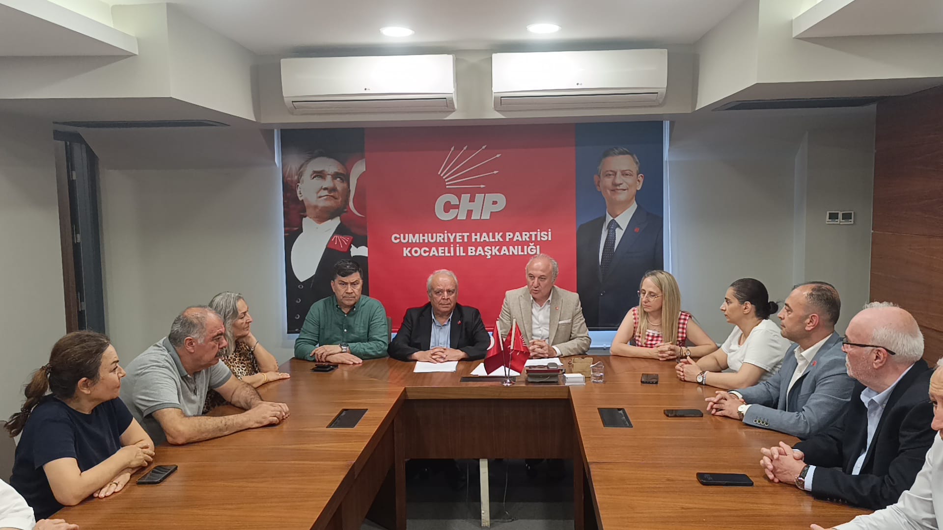 CHP Kocaeli  Parti Okulu Eğitmenlerinden Yargı Kararına Tepki: “Halk İradesinin Yanındayız”