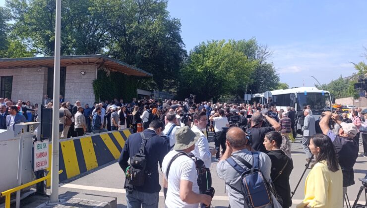 CHP’de Grup Kürsüsü Düğümü: Kılıçdaroğlu’ndan Gerilimi Önleyen ‘Genel Merkez’ Hamlesi
