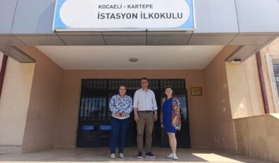 Kartepe’de Mezun Olan Öğrencilere Anlamlı Hediye