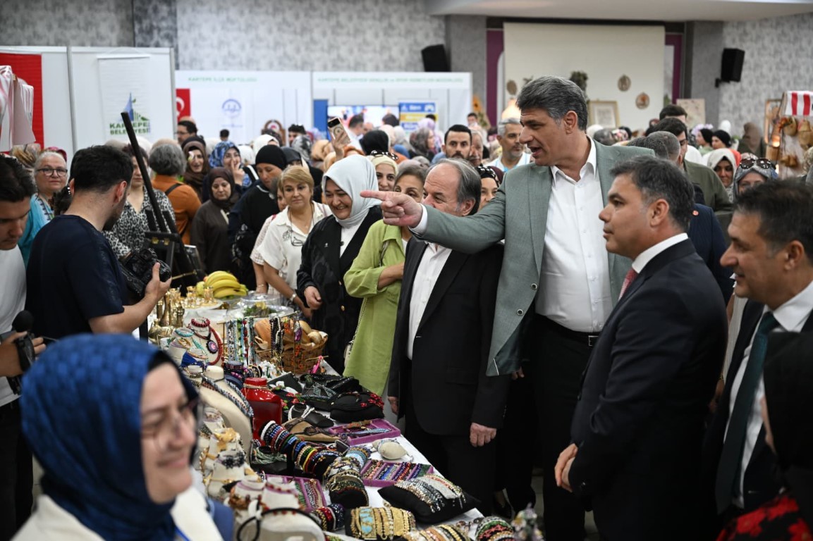 KARMEK Yıl Sonu Sergisinde Büyük Coşku: El Emeği Ürünler Göz Kamaştırdı