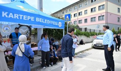 LGS Heyecanına Kartepe Desteği: Sınav Merkezlerinde Öğrenci ve Velilere Moral İkramı!