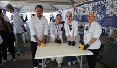 Mutfakta Nesiller Buluştu: Kartepe Gastronomi Festivali’nde Atölyelere Yoğun İlgi!