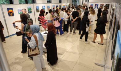 Kartepe’de Sanat Rüzgarı: “Ahenk” Yıl Sonu Resim Sergisi Ziyarete Açıldı!