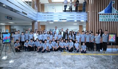 Kartepe’de Sanat Rüzgarı: Genç Yeteneklerin Eserleri Göz Kamaştırdı!
