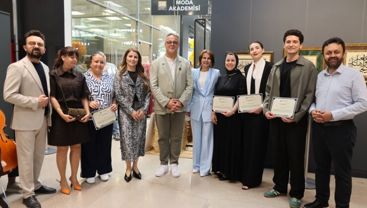 Modanın Asi Ruhu ve Sanat Akımları Kocaeli’de Vitrine Çıktı!