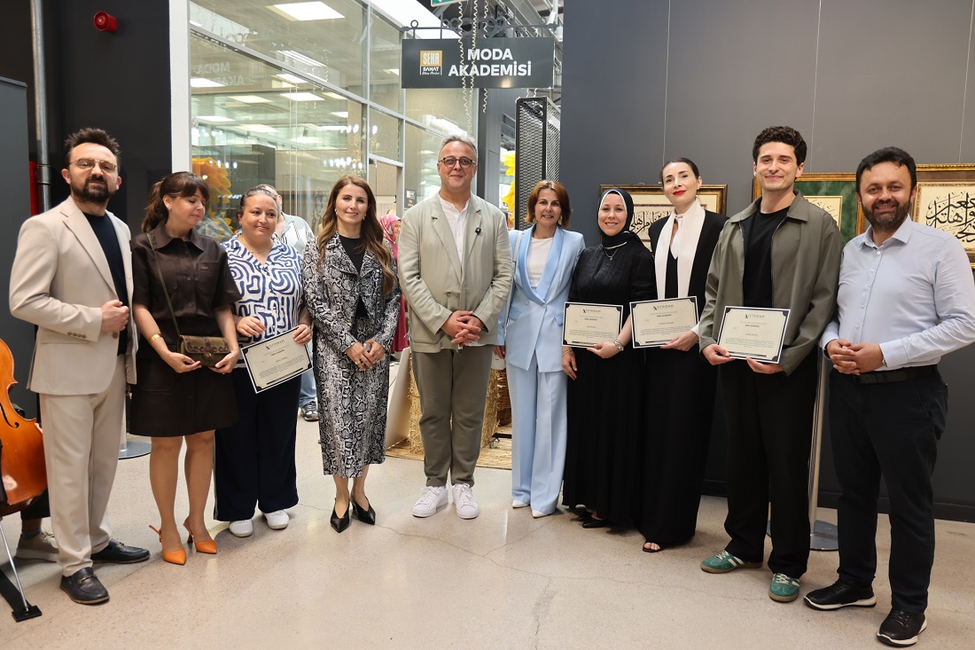 Modanın Asi Ruhu ve Sanat Akımları Kocaeli’de Vitrine Çıktı!