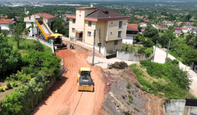 KARTEPE’DE 3 MAHALLEDE ÜSTYAPI ÇALIŞMALARI SÜRÜYOR